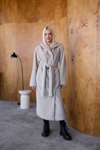 Двусторонняя  длинная шуба с капюшоном и поясом бежевая N99V фото