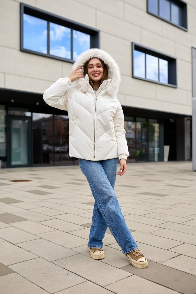Women's short winter jacket with a fur hood insulated zip up with elastic cuffs and decorative stitching milk , 1221 (a), 1221 (a), 42, Winter