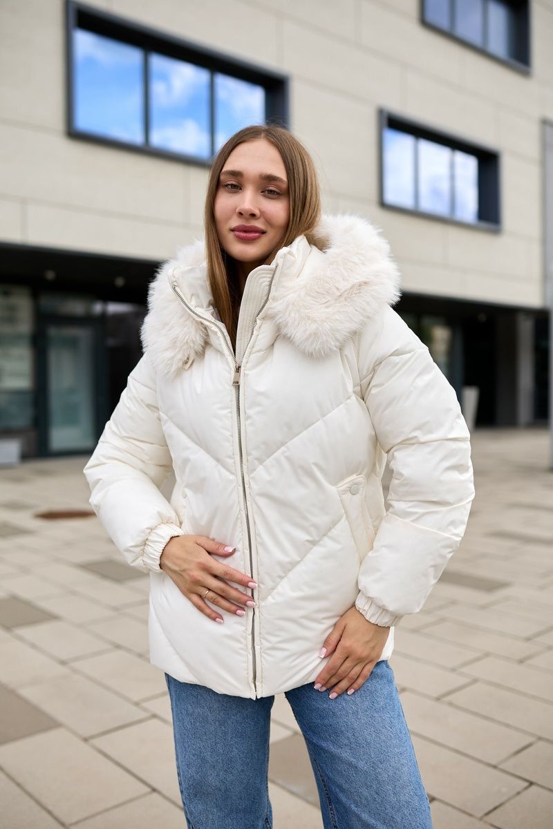 Women's short winter jacket with a fur hood insulated zip up with elastic cuffs and decorative stitching milk , 1221 (a), 1221 (a), 42, Winter