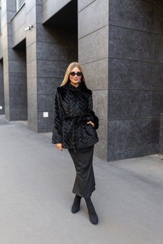 Short Faux Fur Hooded Coat with Chevron Pattern black, Black print, Black print, 44, Winter
