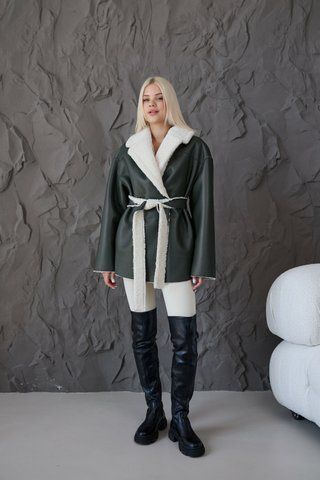 Дубленка женская двусторонняя зимняя с поясом авиатор из эко кожи и меха темно зеленый Д-370 фото