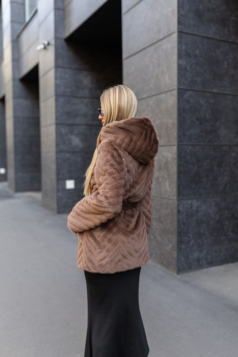 Short Faux Fur Hooded Coat with Chevron Pattern macadamia, Brown print, Brown print, 44, Winter